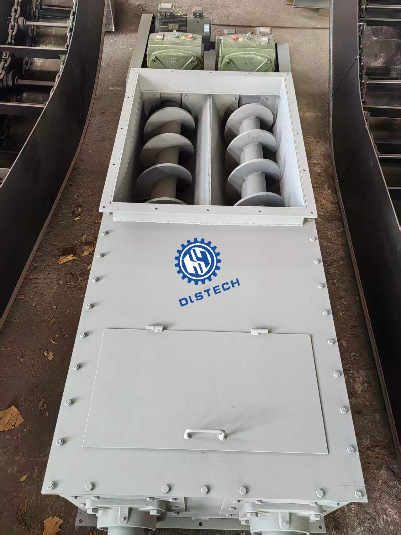 菌料 菌糠生物质双螺旋给料机2台发货